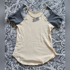 NWT Gilded Intent Short Sleeve With Cut Out Detail Shirt from the buckle Size XS